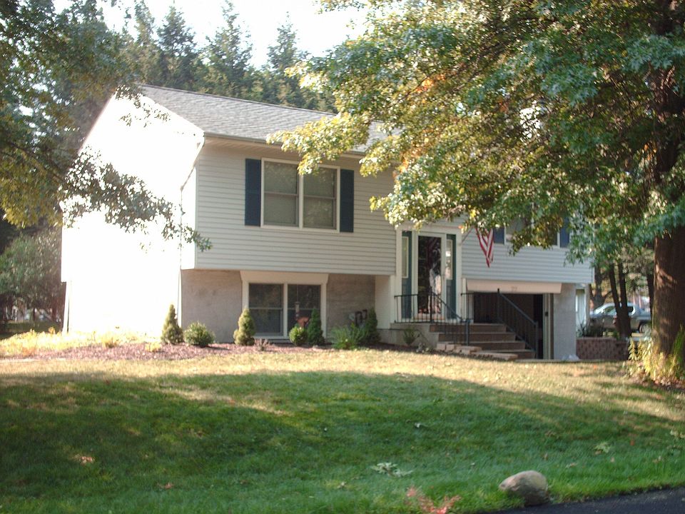 1st image of 22-24 Brewster Dr