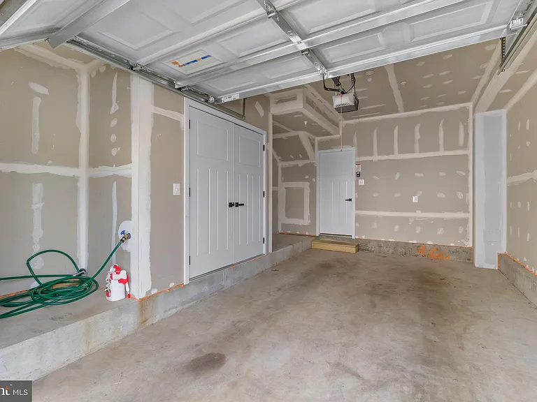 9826 Posterity Ln — Photo 36