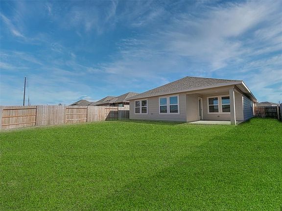 5th image of 2202 Royal Ann Way