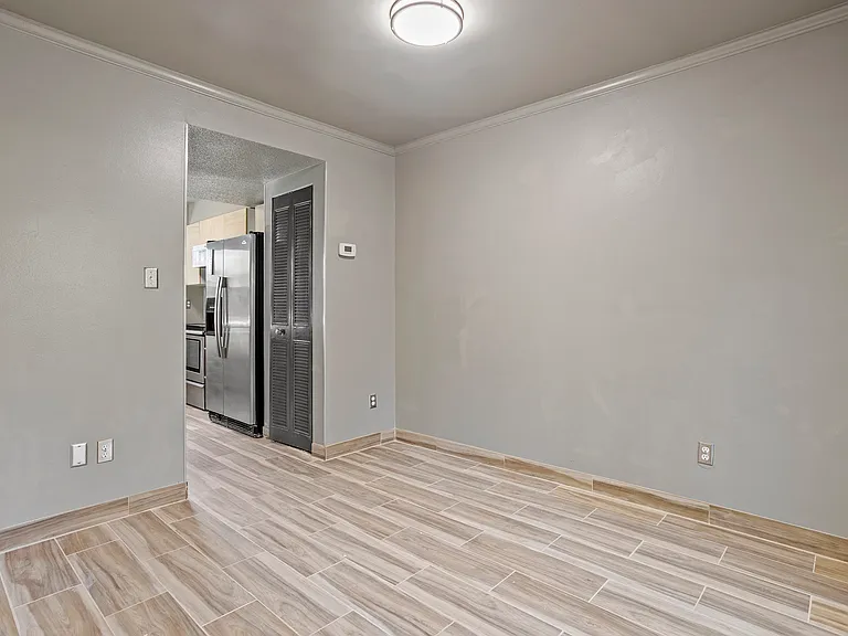 602 Dylan Ct — Photo 10
