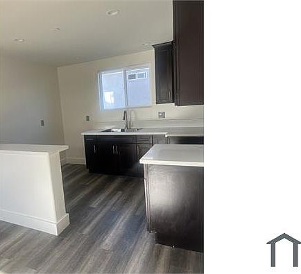 5th image of 904 W 78th St
