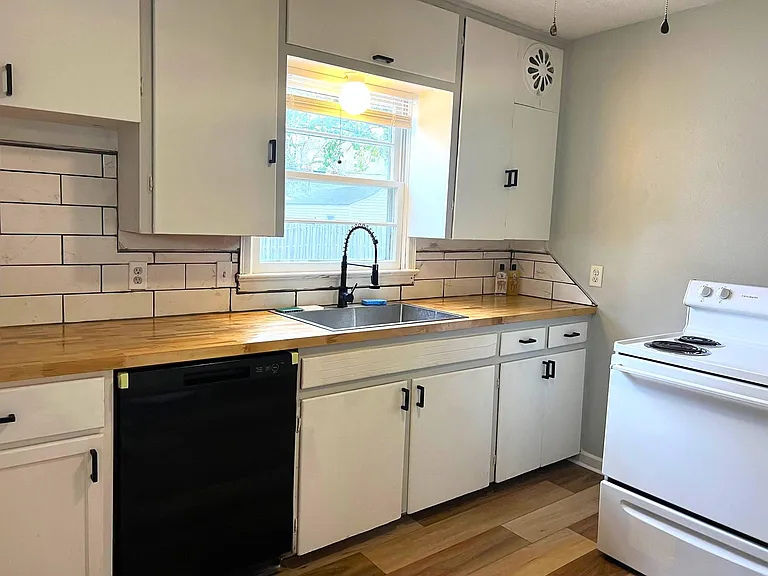 1520 W Arizona Ave — Photo 8