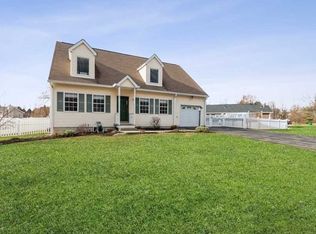 19 Misty Ridge Cir, Poughkeepsie, NY 12603