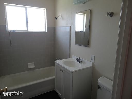 3rd image of 4130 Plaza Dr E