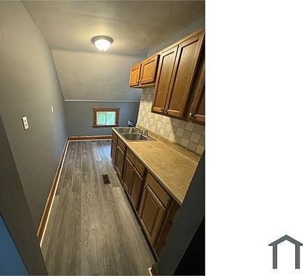 2nd image of 4007 Clybourne Ave