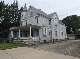 1112 N Main St #1, Rockford, IL 61103