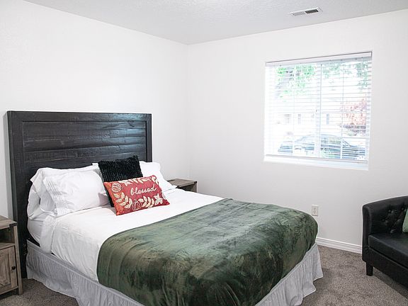 5th image of 4241 W 300 N Room 2