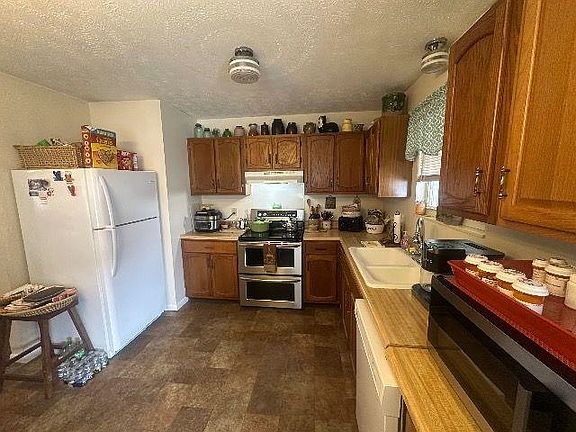 5th image of 25 Cedar Dr
