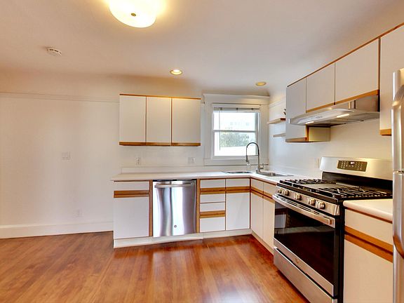 3rd image of 2313 Webster St #6