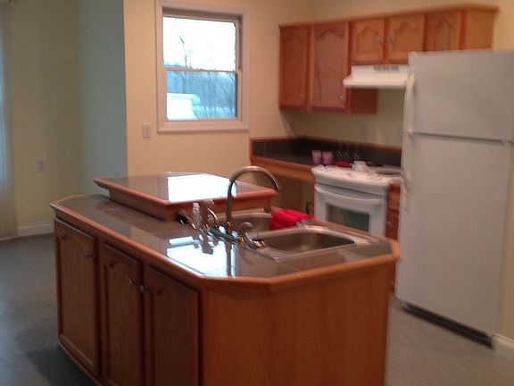 3rd image of 1015 Tulip Ave