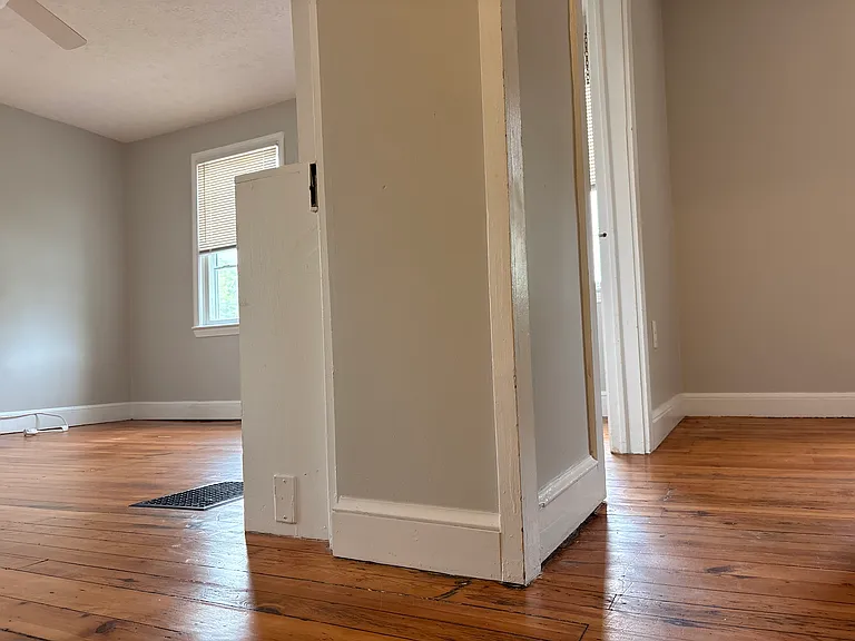 216 E Main St — Photo 15
