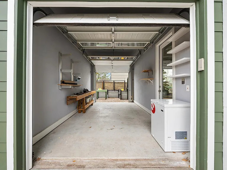 1310 Cedar Ave — Photo 35