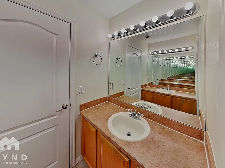 9333 Mandrake Ct — Photo 20