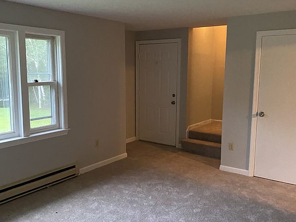 3rd image of 164 Old Derry Rd #B