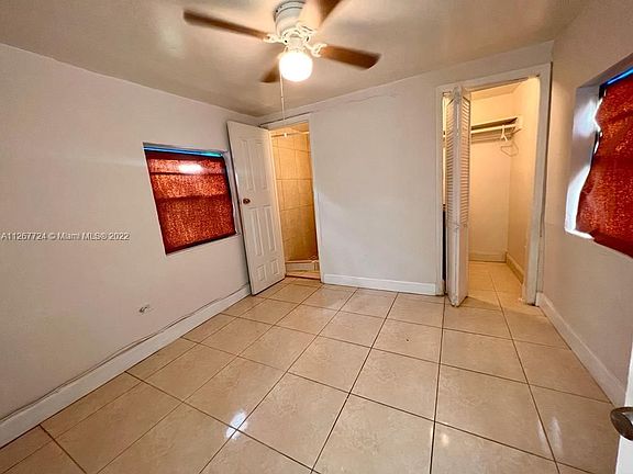 4th image of 1028 NW 100th Ter #B
