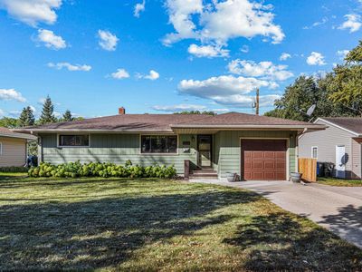 2214 9 1/2 St N, Fargo, ND, 58102