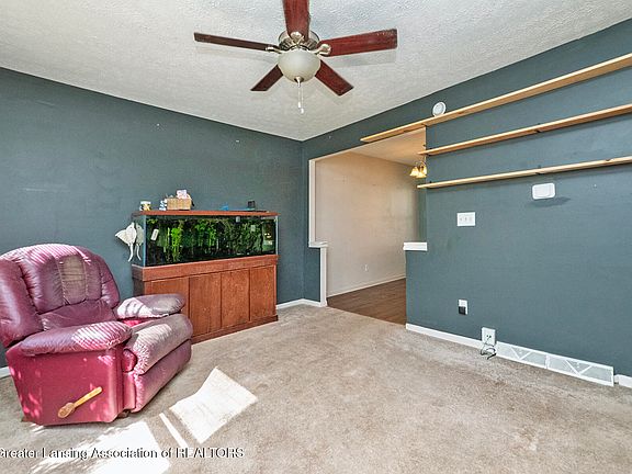 3rd image of 6145 Scotmar Dr
