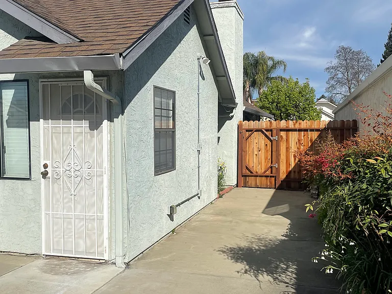 7629 Downing Place Way — Photo 32