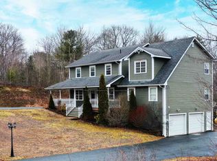 222 Ingram Dr, Fall River, NS B2T1L6