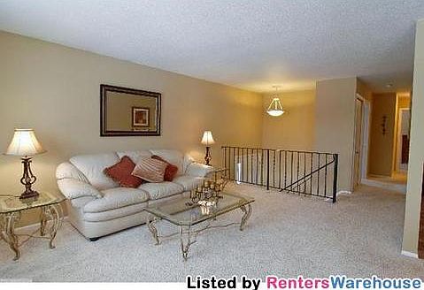 5th image of 633 Portland Pl
