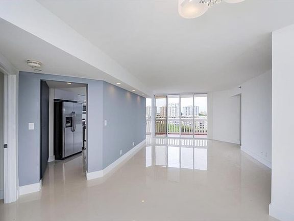 3rd image of 1000 Island Blvd #810