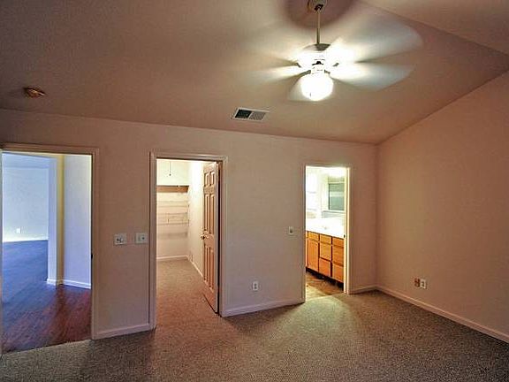 5th image of 8107 Heritage Park Dr