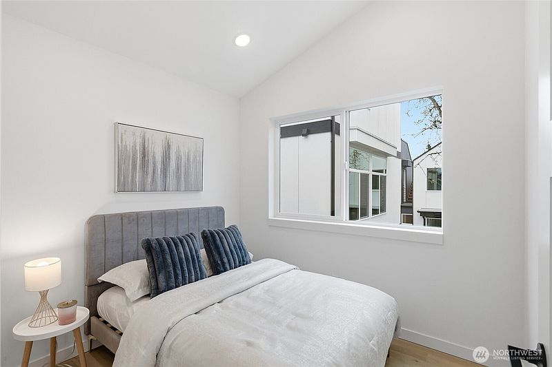 4th image of 809 S Sullivan Street #B