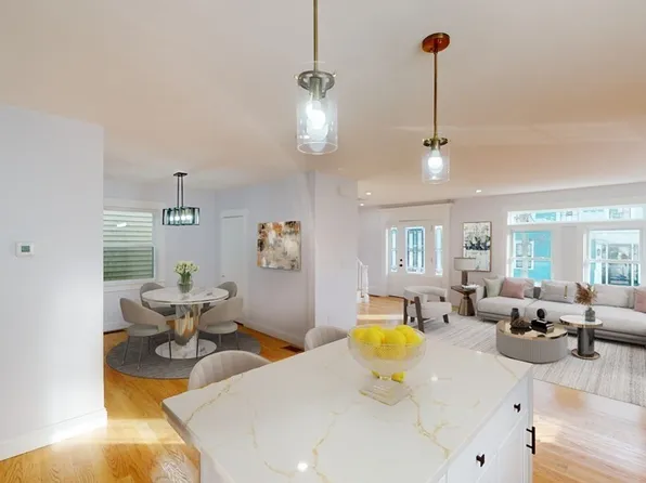 65 Forest St, New Bedford, MA 02740