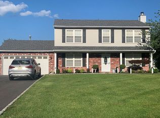 35 Newport Dr, Manaplan, NJ 07726