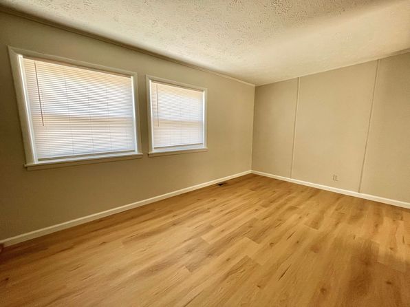 316 Finley Dr APT 1, Lenoir City, TN 37771