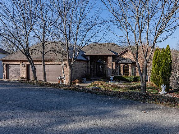 3rd image of 1413 Stoneycreek Cir