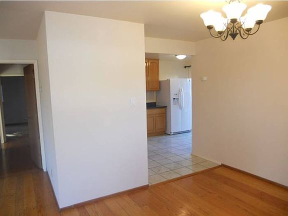 dining to kitchen n hall