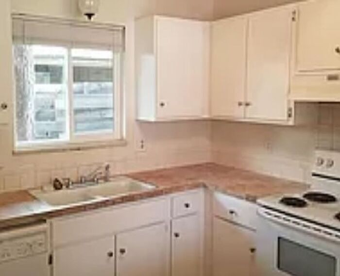 1st image of 1706 E 16th St