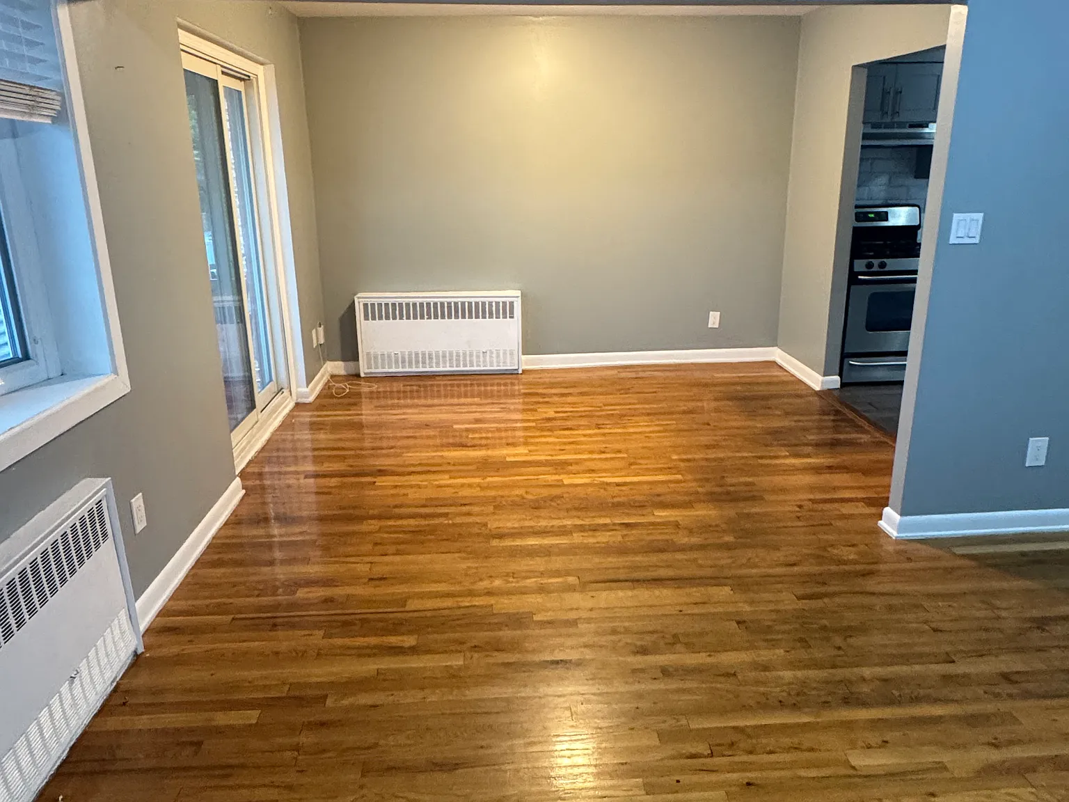 3 bed, 1.5 bath, $3,450 — Photo 4