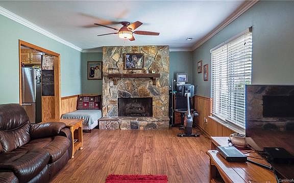 2nd image of 3617 Dandridge Cres