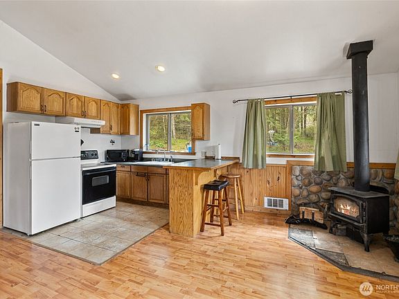 4th image of 630 Hidden Springs Road