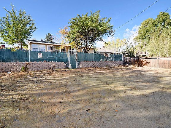 Parking at UNR can be expensive. You have parking in the rear for up to 6 vehicles. Link: https://www.unr.edu/parking/permits-and-fees/fees