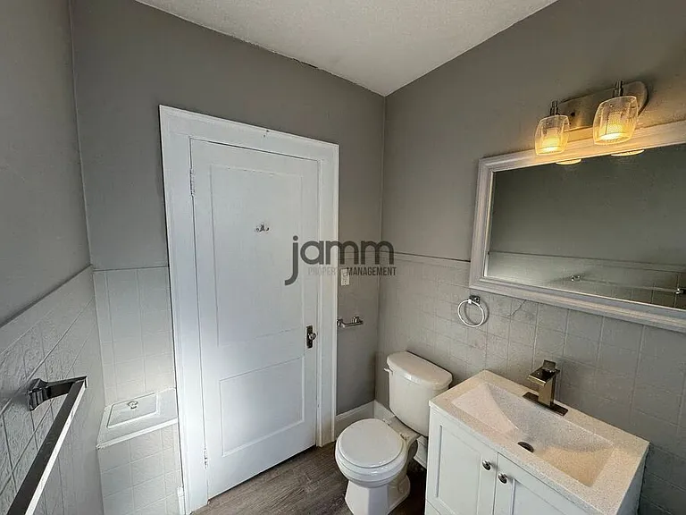 2121 Wyandotte Ave #2123 — Photo 13