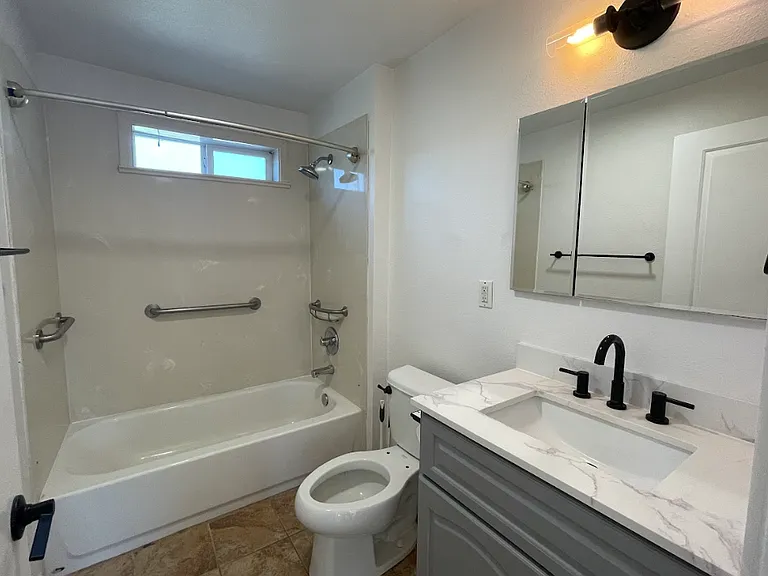 910 Valley View Dr — Photo 10