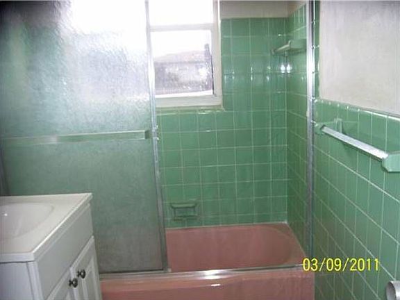 5th image of 1801 NE 178th St