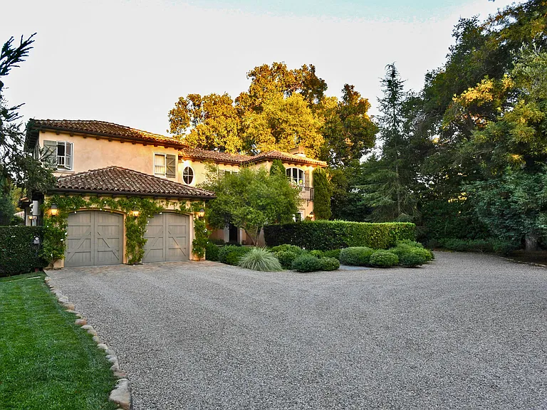 580 Parra Grande Ln — Photo 4