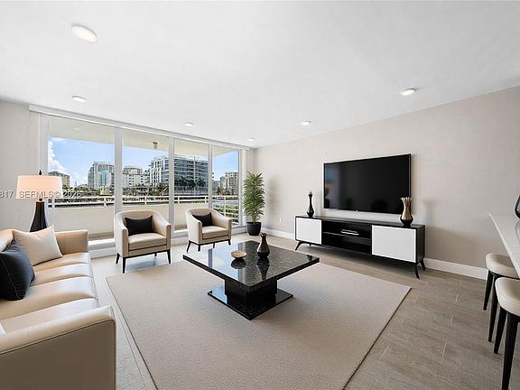 3rd image of 888 Intracoastal Dr APT 2B