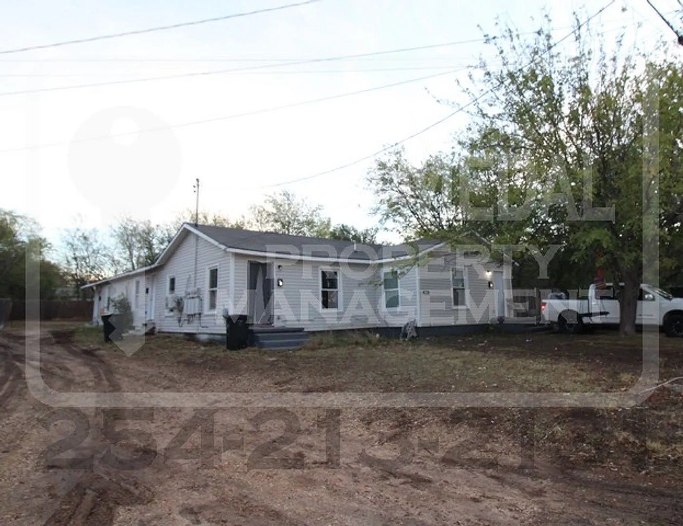 711 W Ave. C — Photo 1