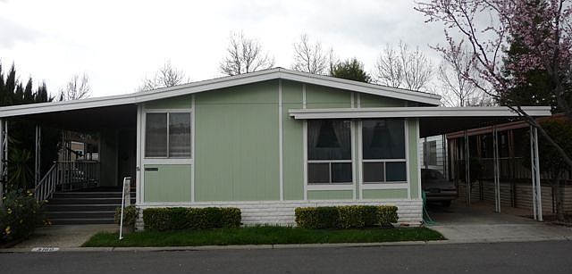 1st image of 3160 Oakbridge Dr