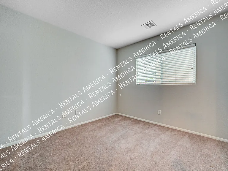 10567 Foggy Glen Ave — Photo 12
