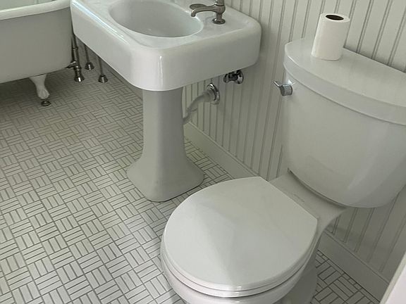 Bathroom antique fixtures.