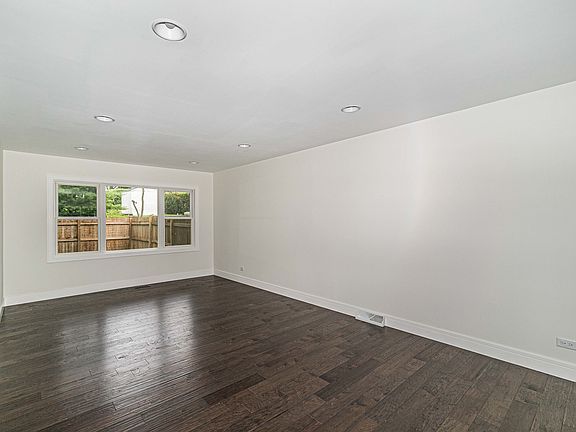 3rd image of 346 Ventura Club Dr