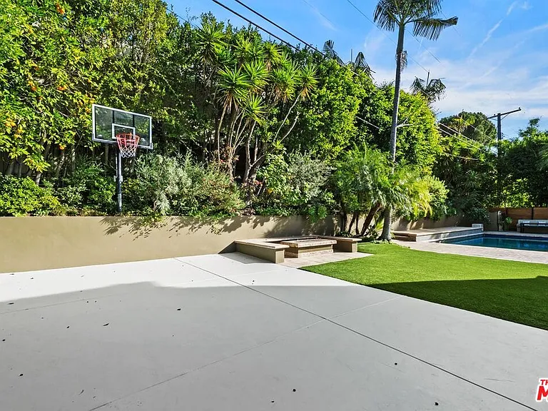 2108 San Ysidro Dr — Photo 38