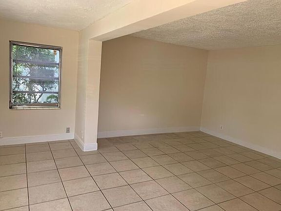 5th image of 3516 SW 12th Ct