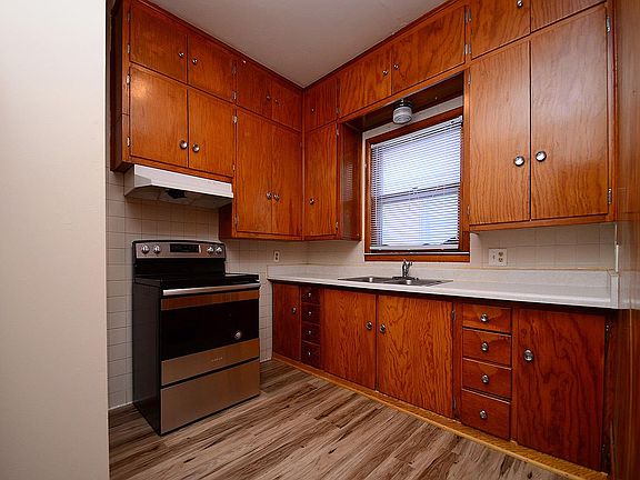 3rd image of 311 S 18th St APT 1